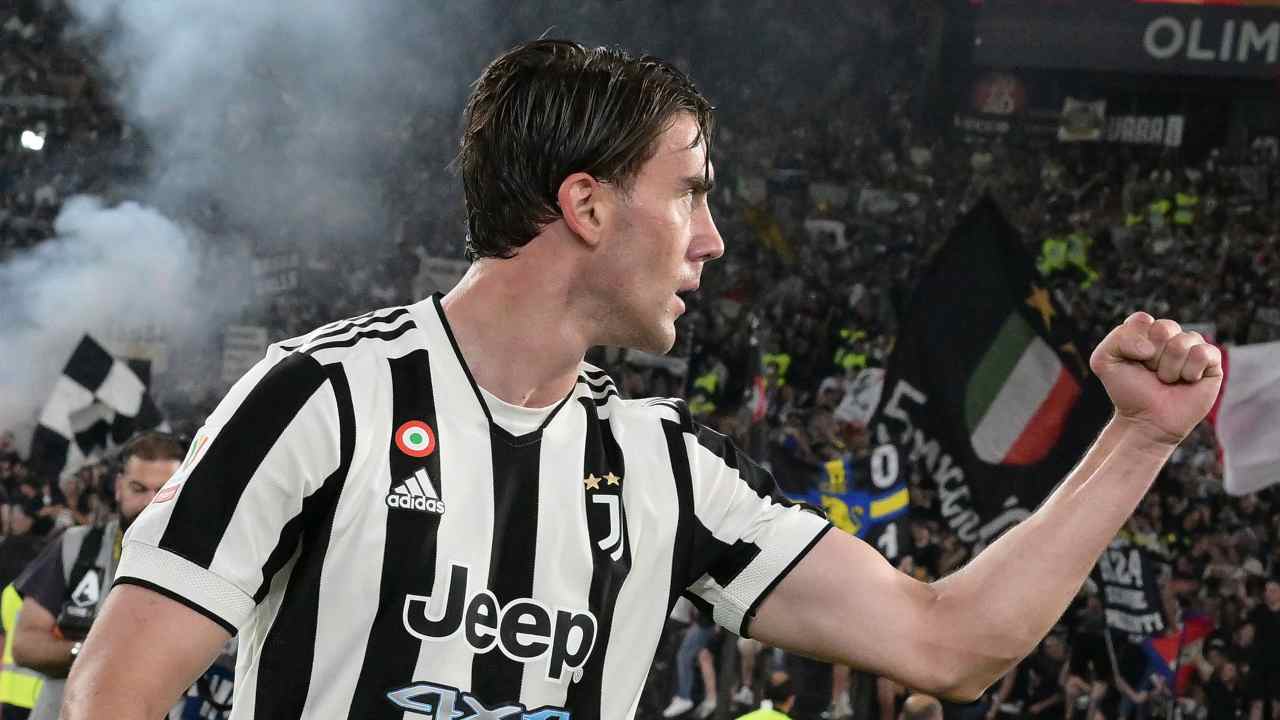 Calciomercato Juventus, la carta che sblocca il vice Vlahovic