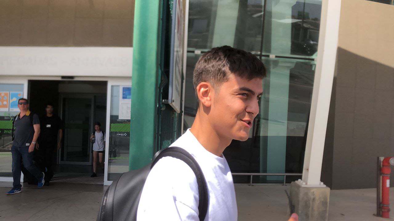 Dybala dopo le visite mediche con la Roma: "Sono molto contento"