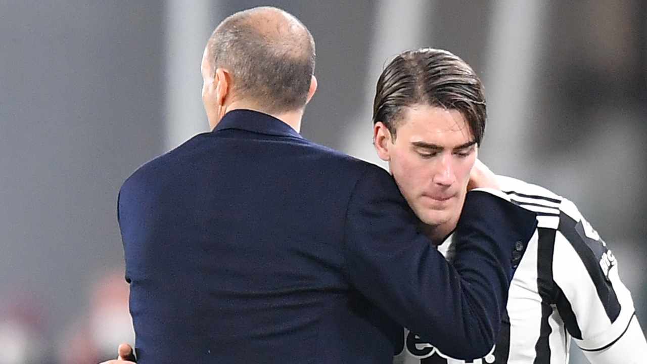 Sentenza dalla Nazionale: "Allegri sta rovinando Vlahovic"