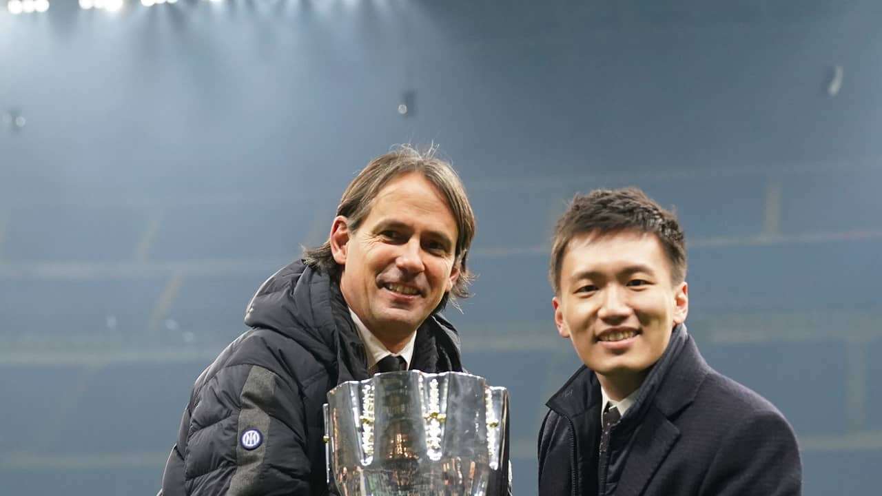 Contestazione accesa dei tifosi: "Vattene dall'Inter"