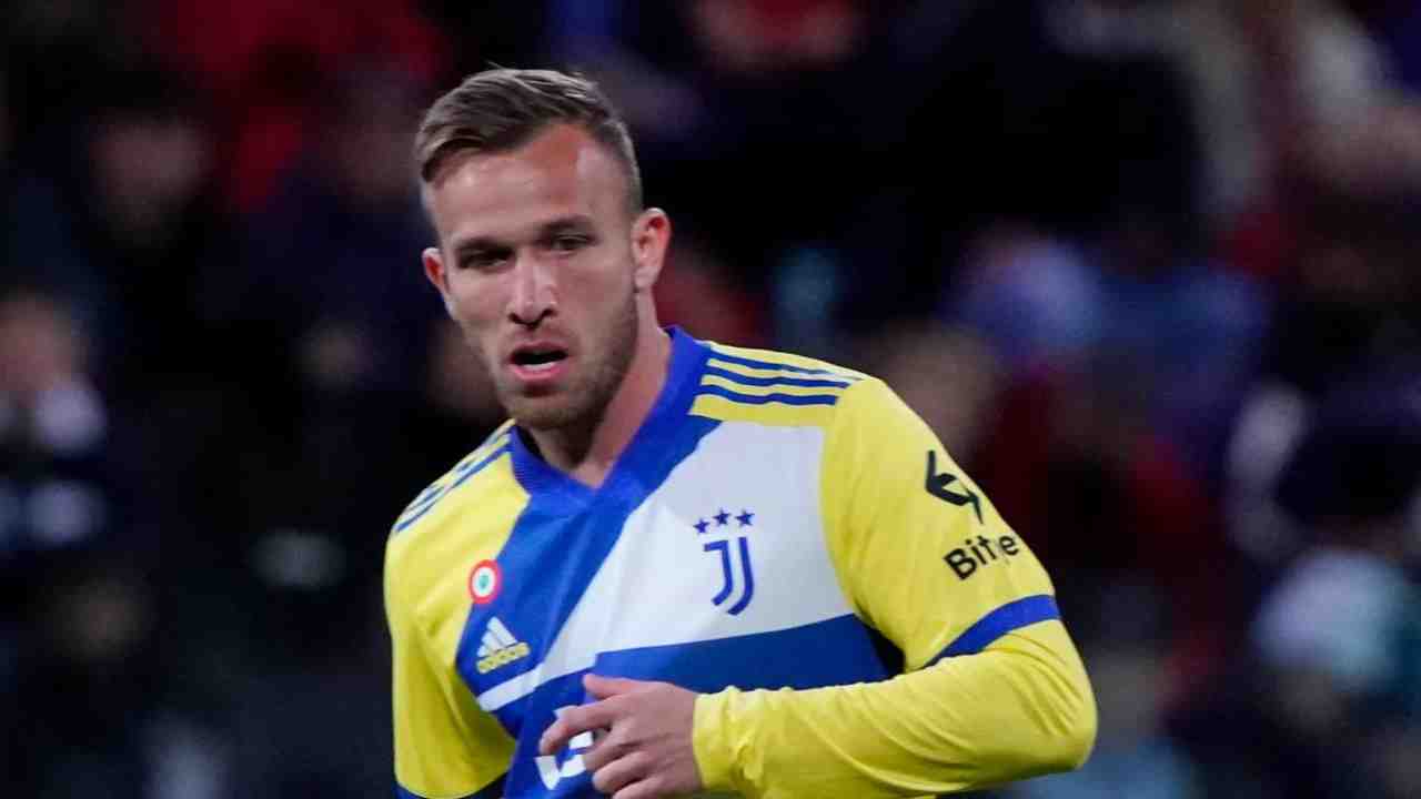 Juventus transfer market, Arthur will not return in January
