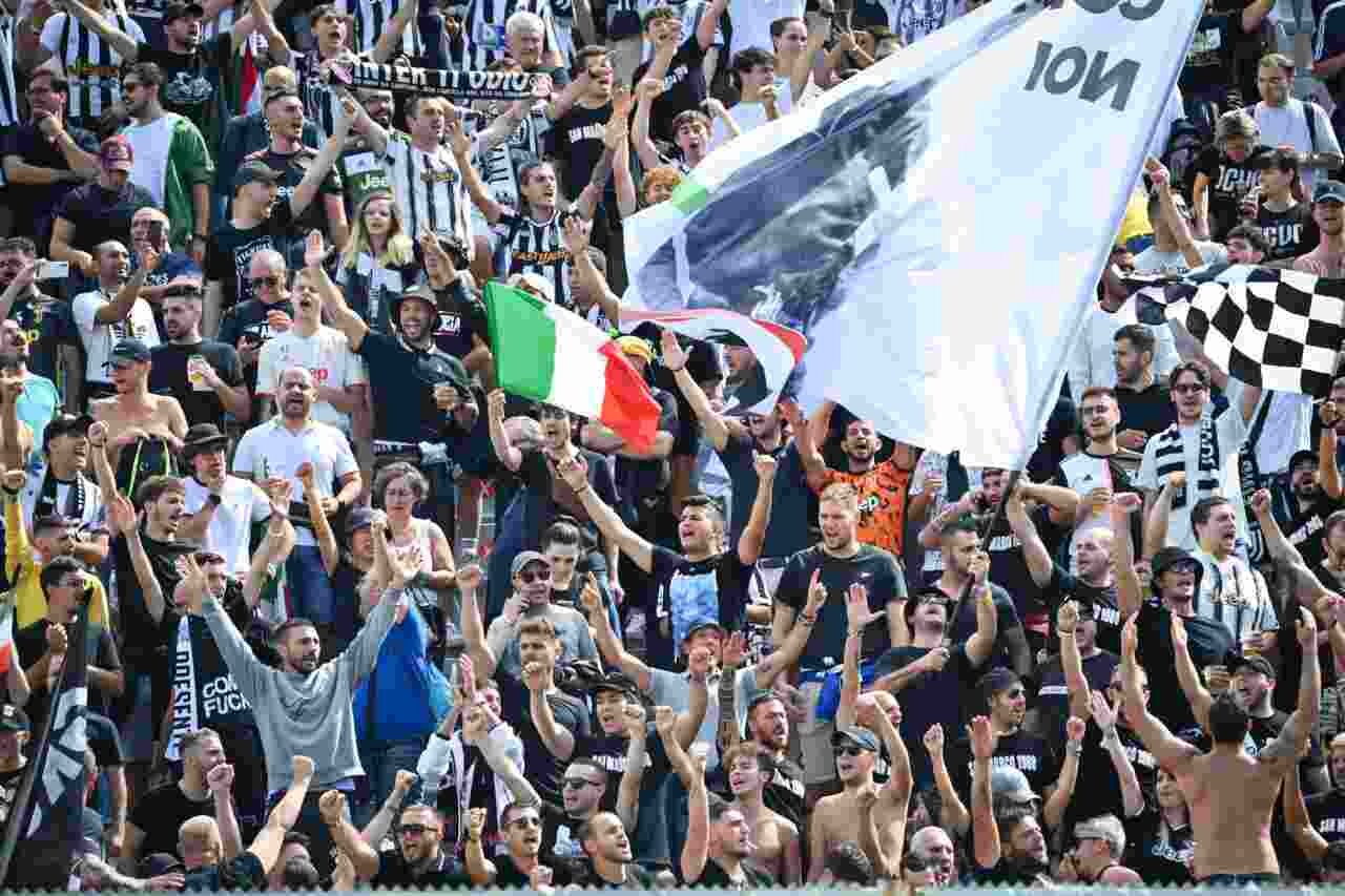 fiorentina juventus cori derby calciomercato.it 20220904