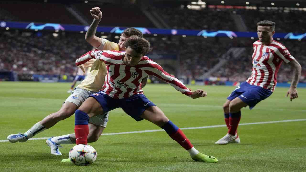 Calciomercato Juve, beccato ad una festa dopo l'eliminazione: club irritato