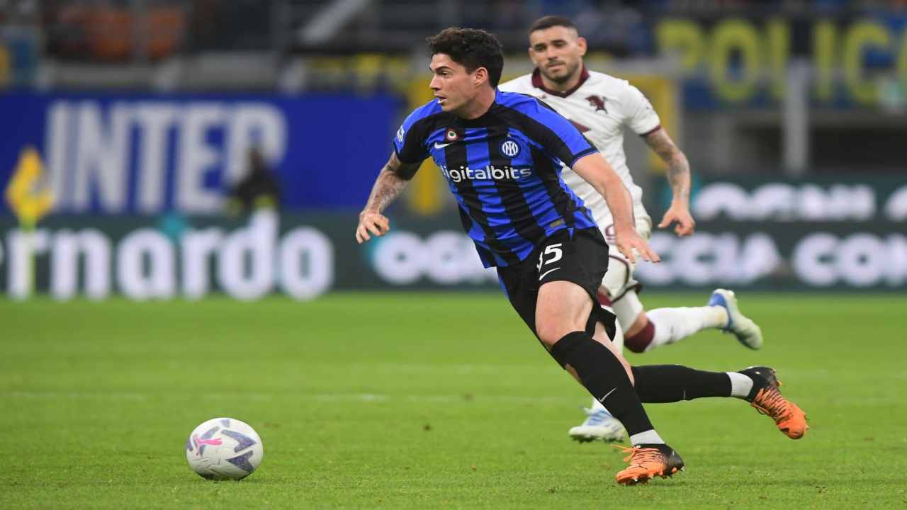 Calciomercato Inter, il Manchester United su Bastoni