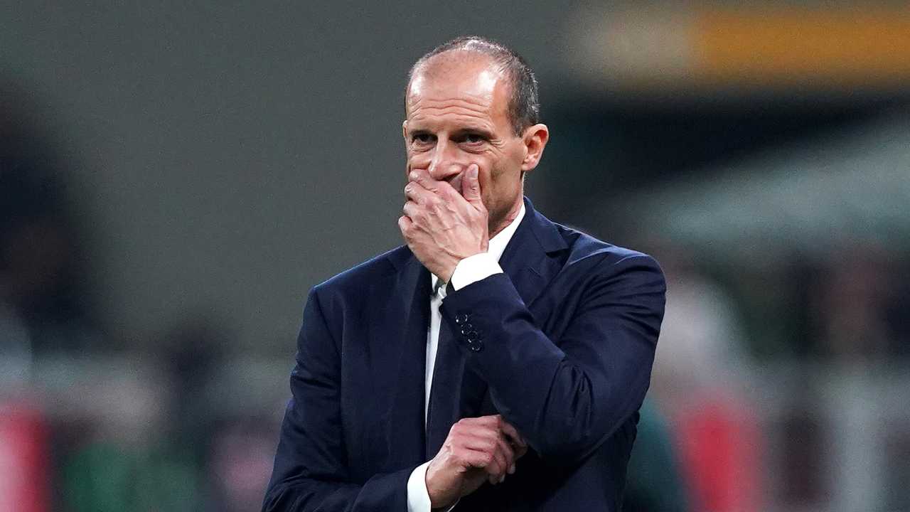 Invocate le dimissioni di Allegri: "Personaggio da teatro dell'assurdo"