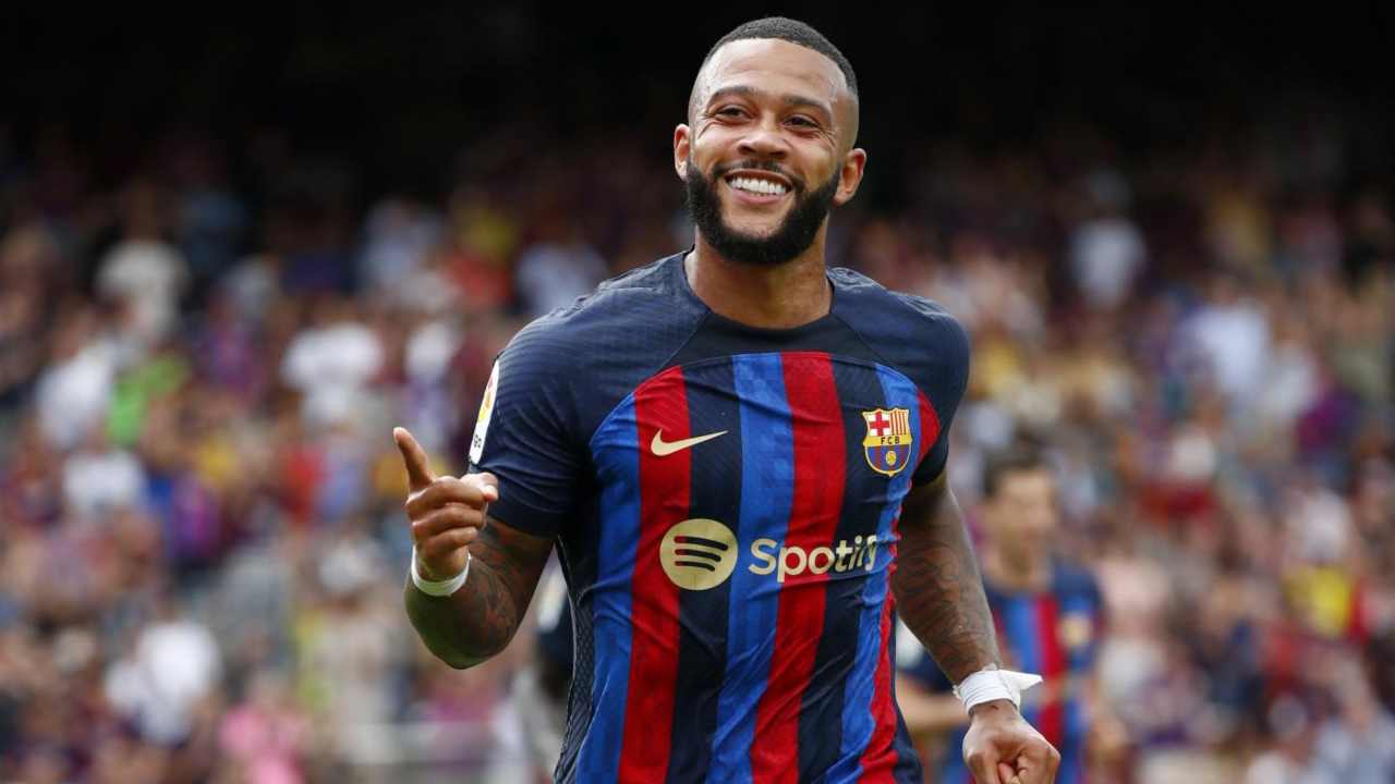 Il Milan si allontana da Depay: Xavi ha cambiato idea