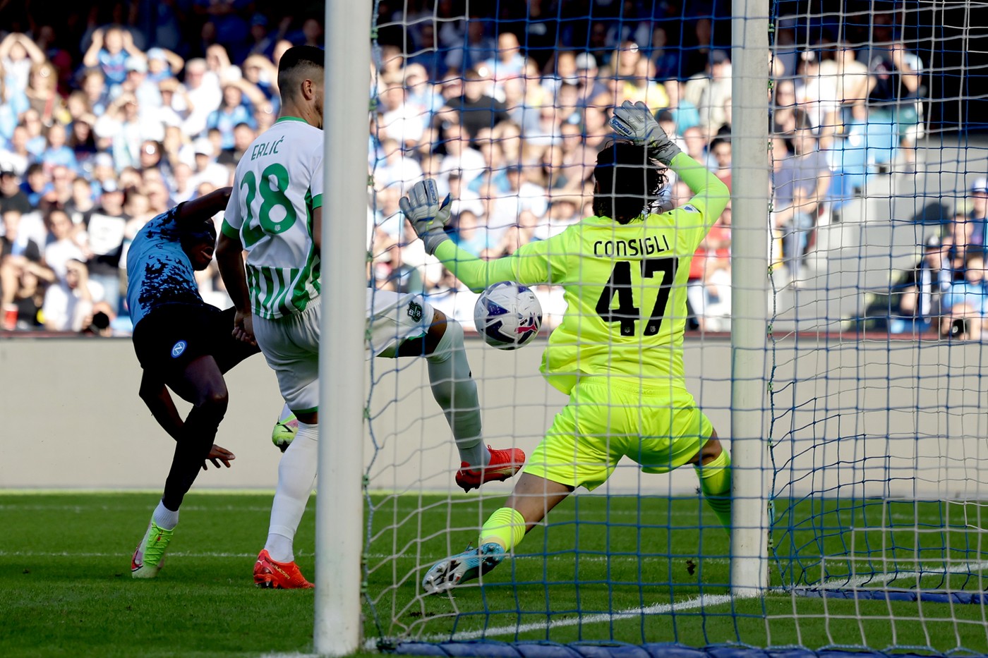 Napoli-Sassuolo 3-0, voti e tabellino del primo tempo: Kvara extraterrestre, super Osi