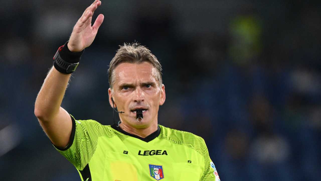 È caos in Roma-Napoli: testa a testa con Irrati e cartellino rosso