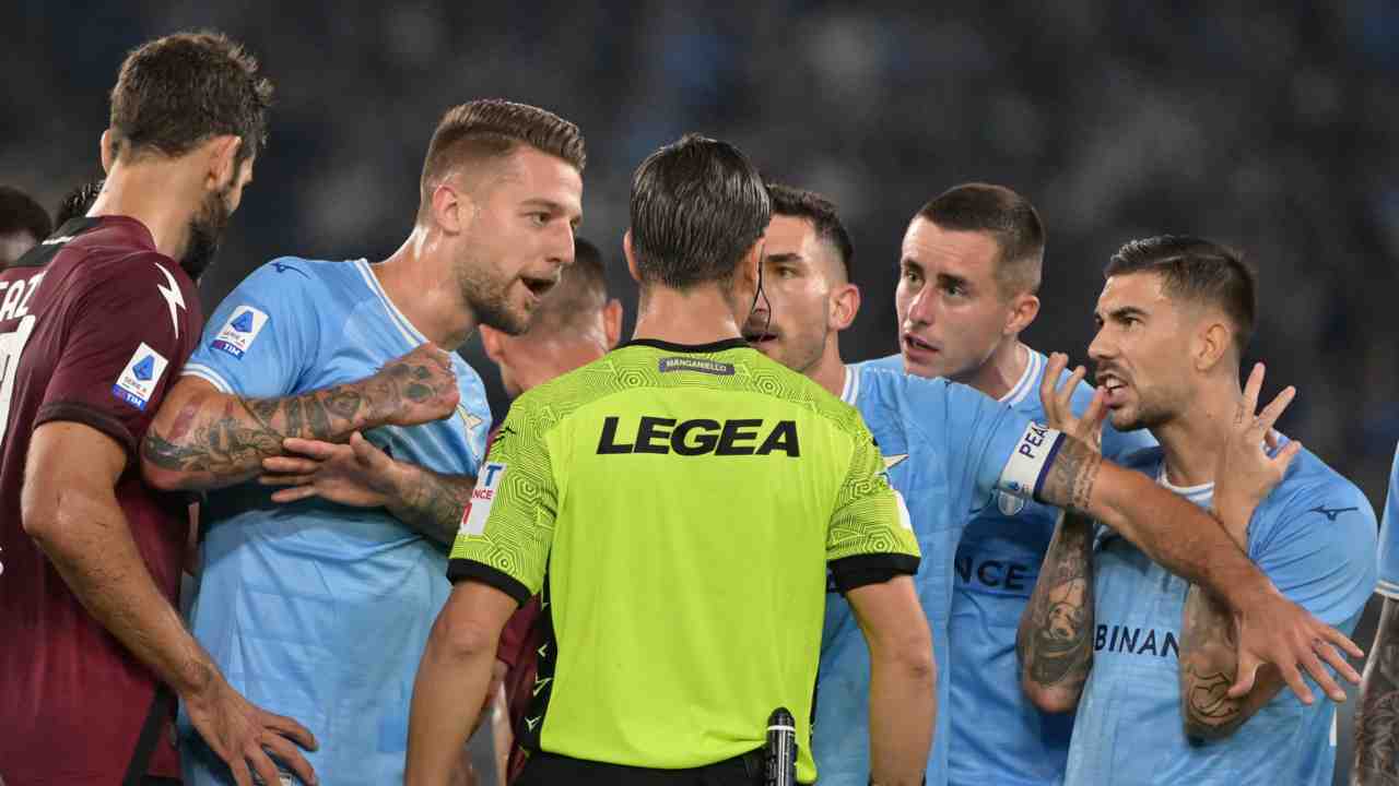 Lazio. furia Zaccagni nel dopo partita 