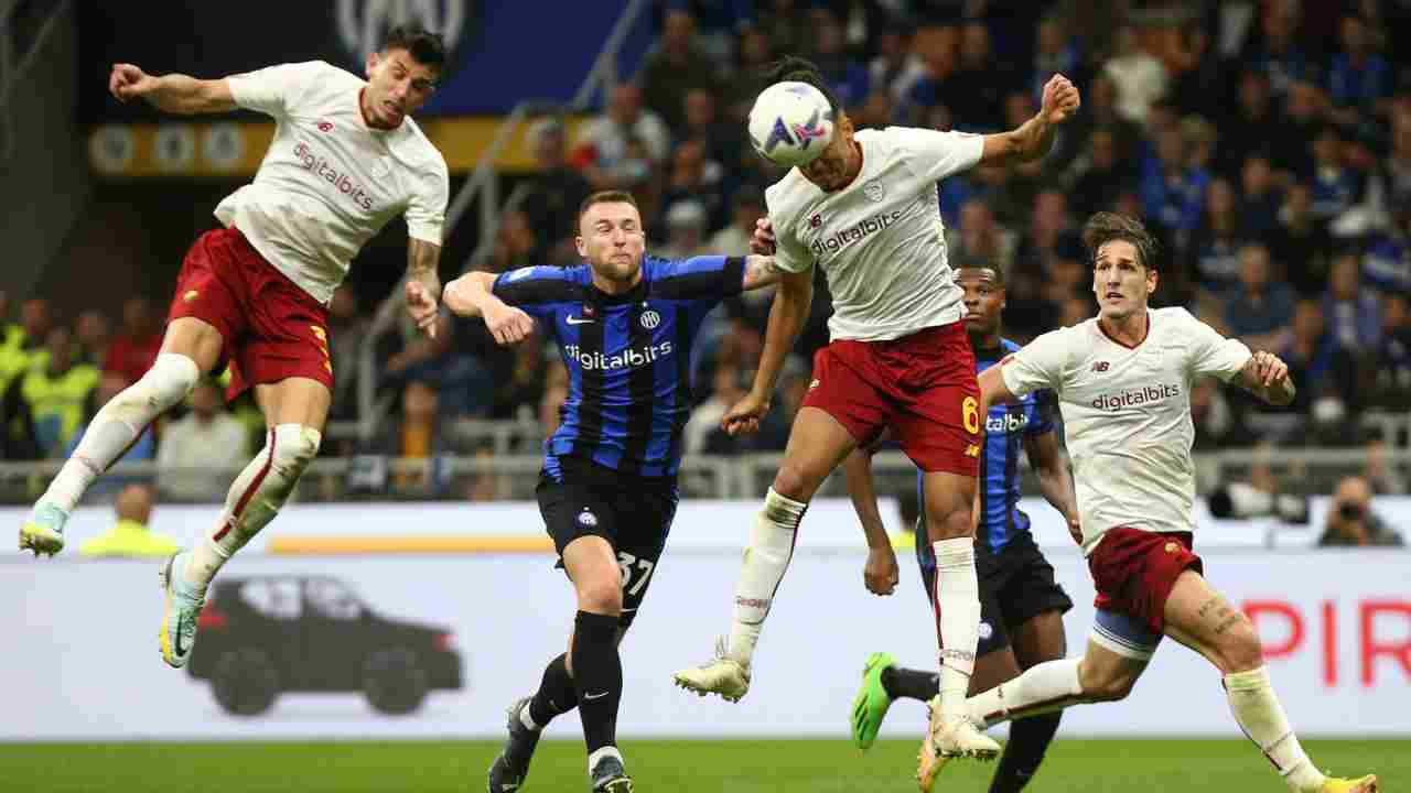 La Roma completa la rimonta e batte l'Inter: decisivo Smalling