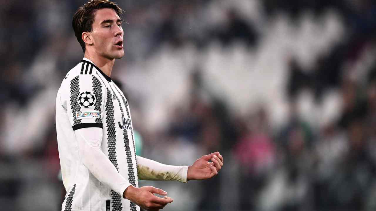 Ruba la scena a Vlahovic: 30 milioni per il colpo Juve