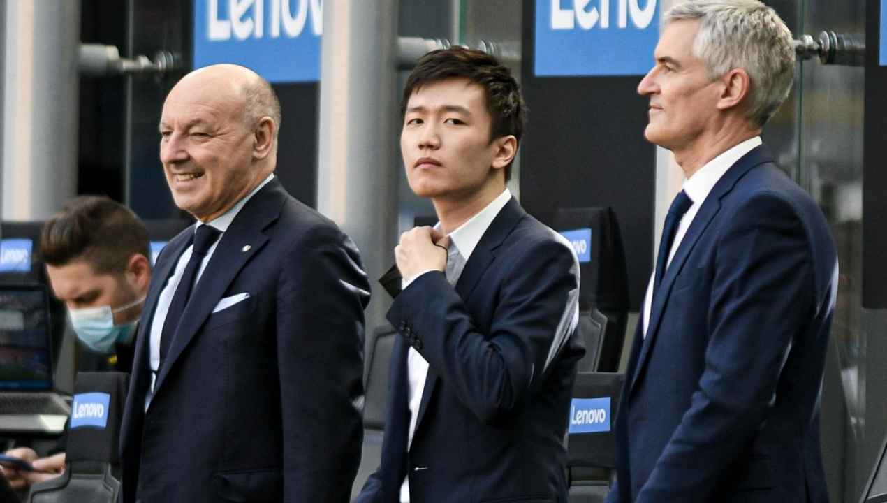 Calciatori contro Zhang, Inter nel caos