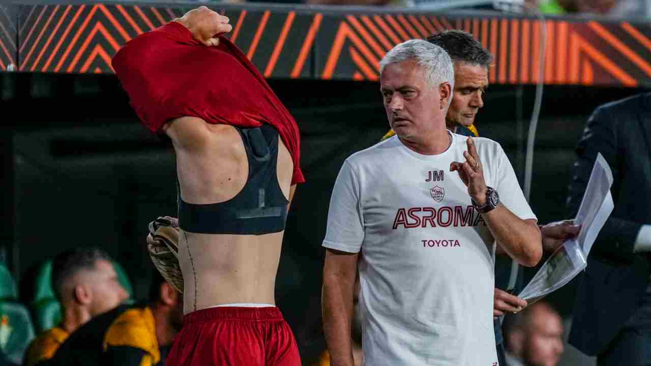 Gol Belotti in Betis-Roma: episodio virale Mourinho