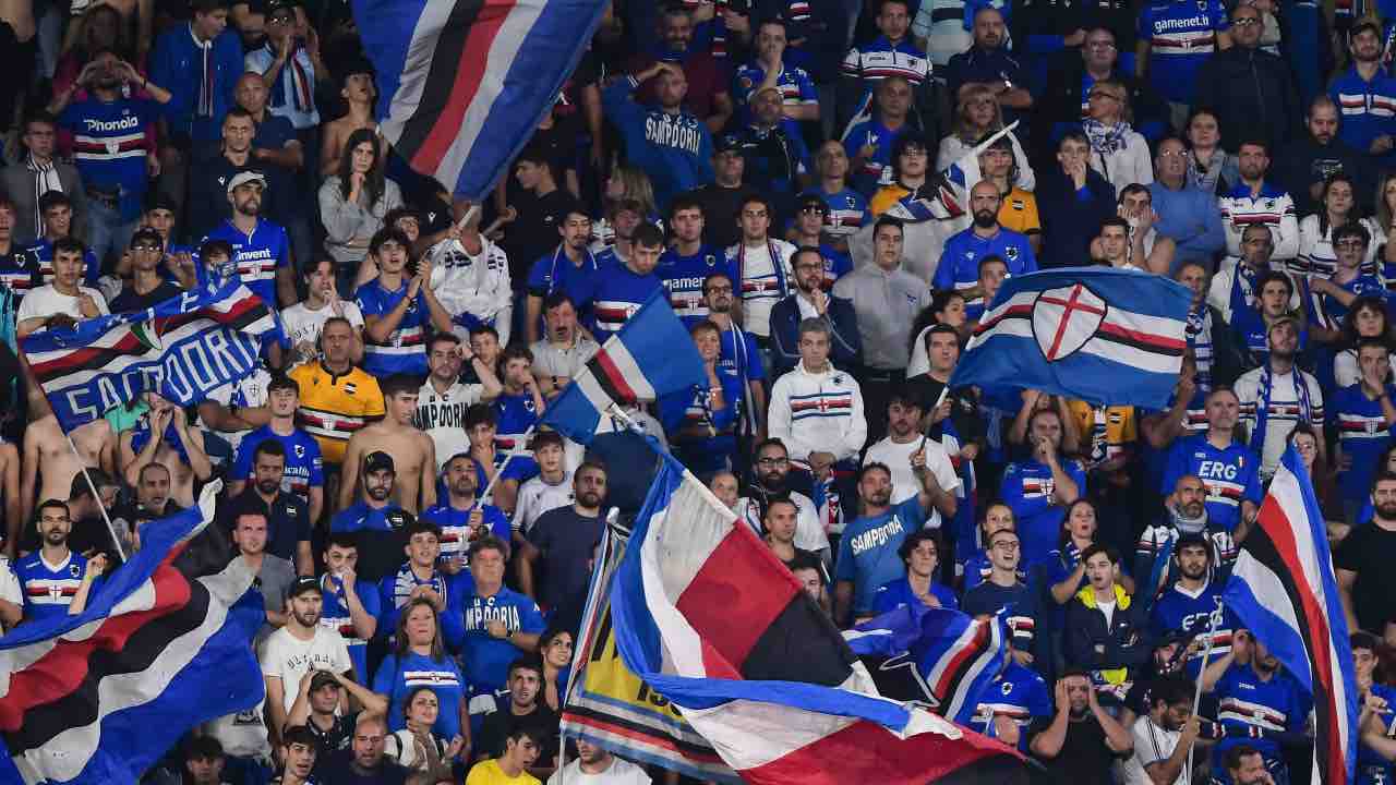 Alta tensione Samp, tifosi bloccano l'uscita della squadra: ecco cosa sta succedendo