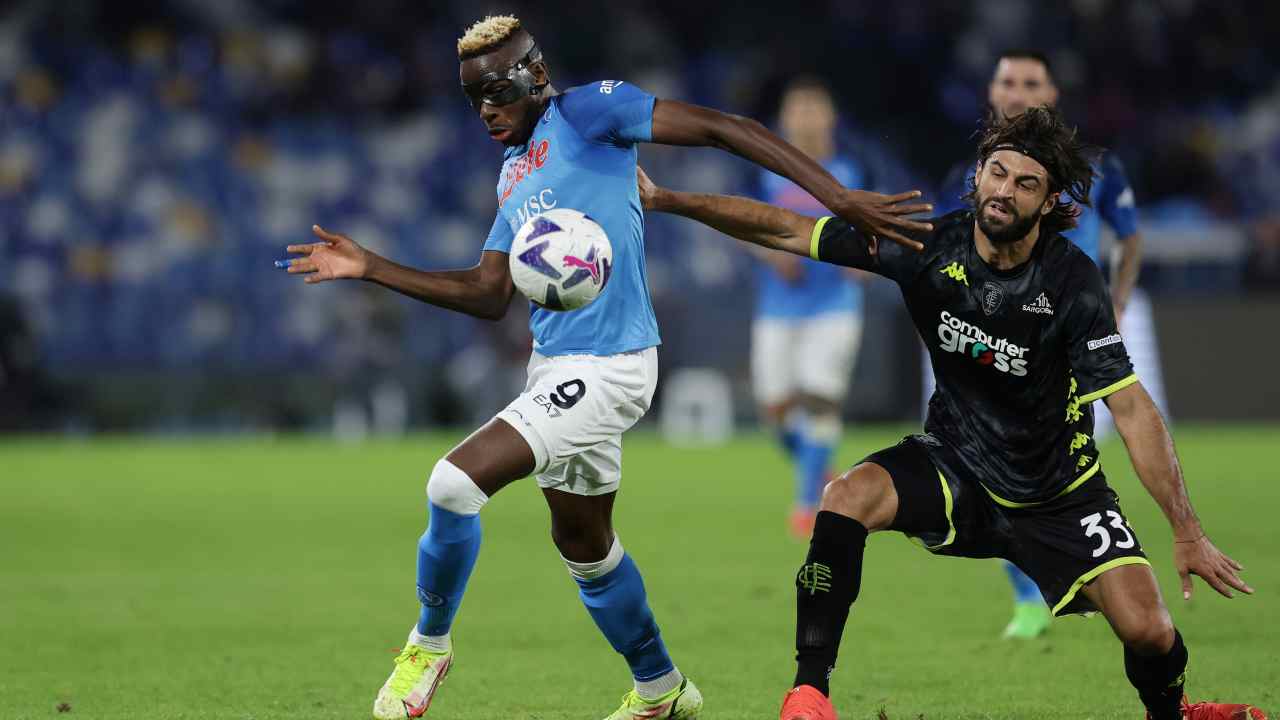 Rigore Osimhen e proteste Milan: "Trovate le differenze"