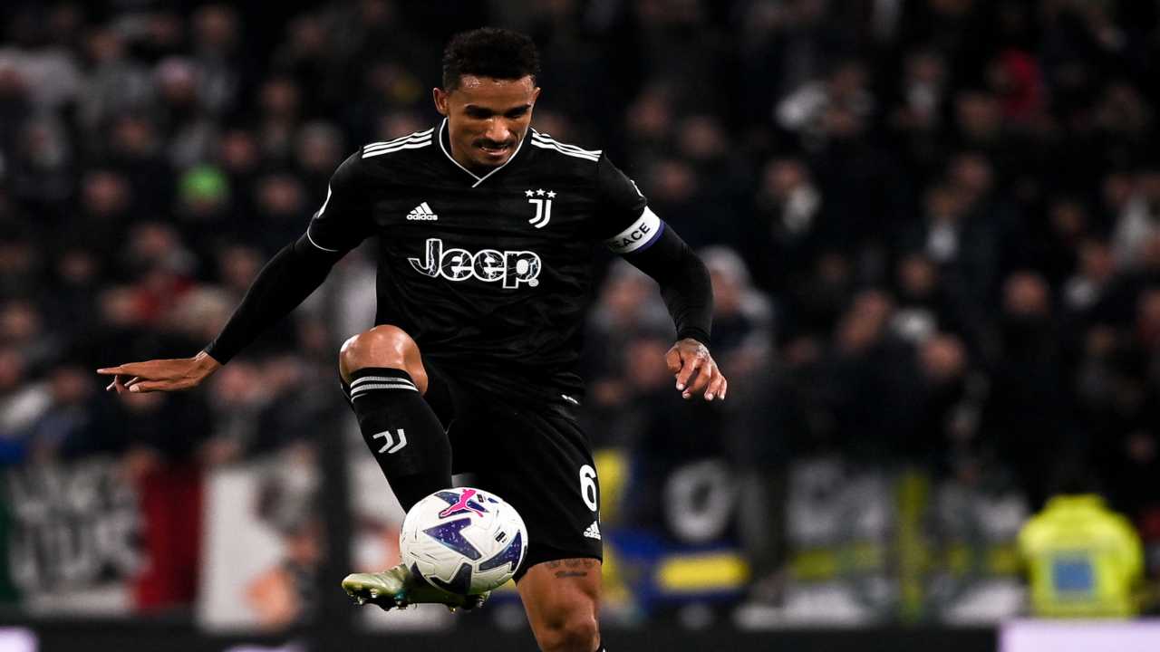 Juventus, super Danilo