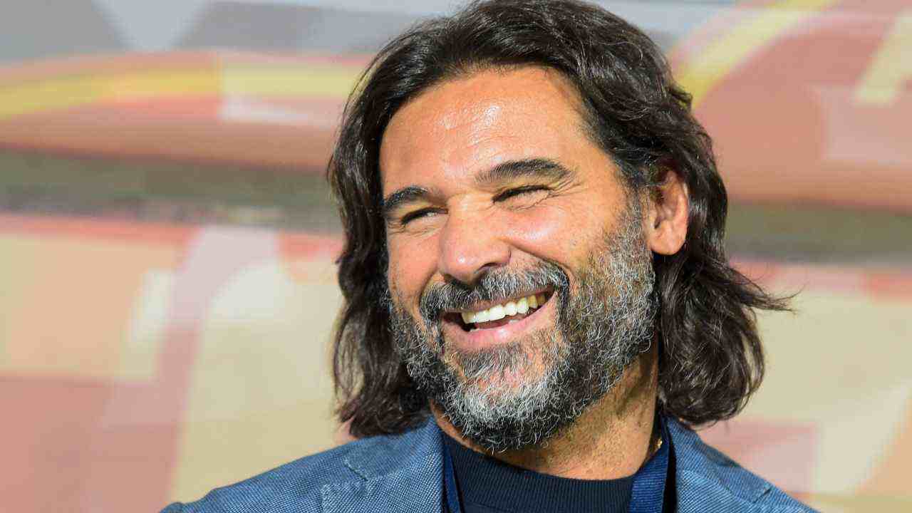 Tutti contro Adani: "Crede di saperne solo lui"