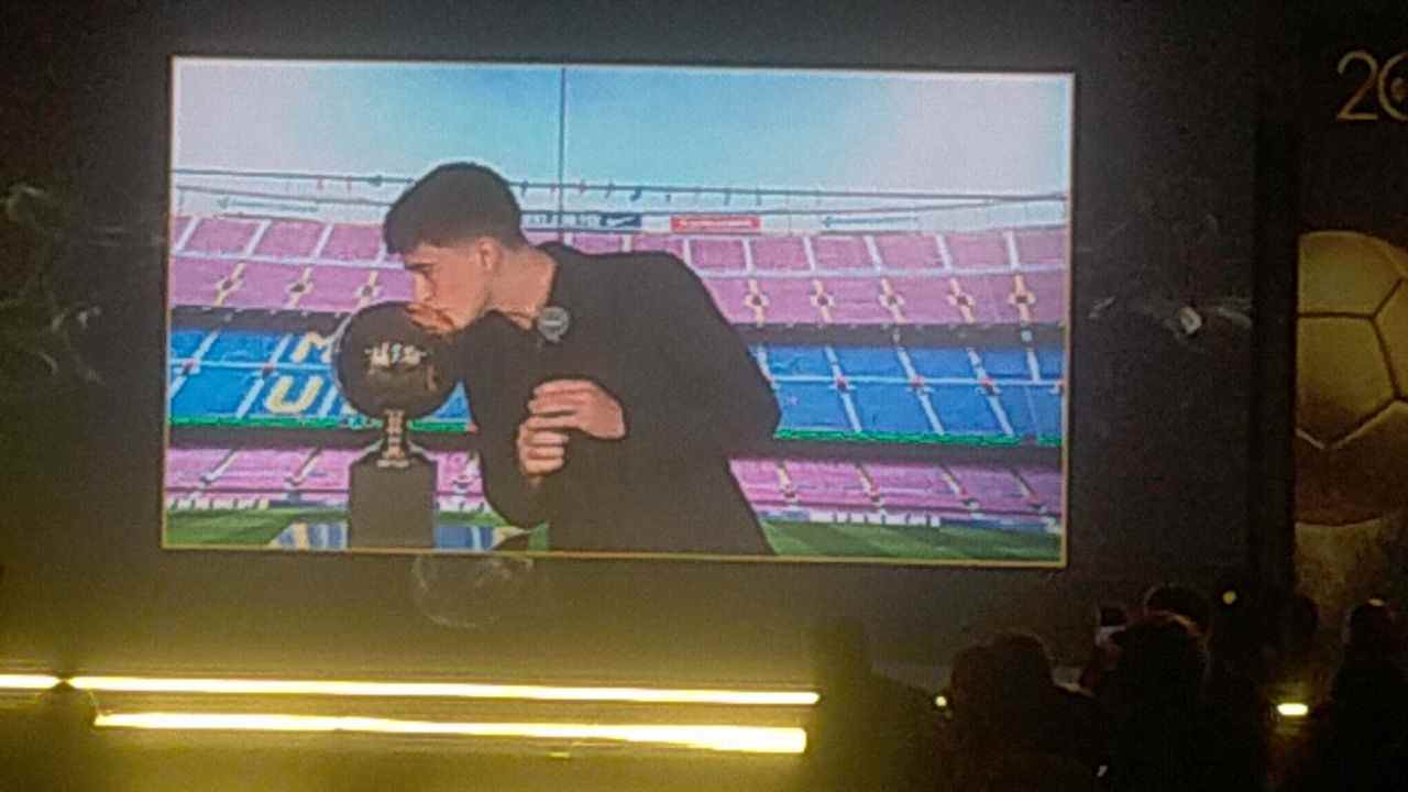 Gavi sulla scia di Messi e Pedri: "È un grande onore"