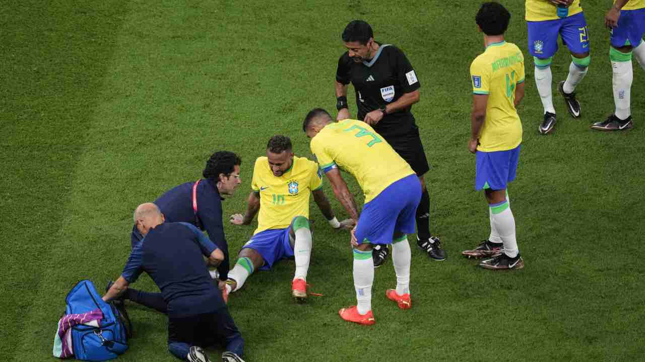Neymar, Mondiale a forte rischio: il Brasile ora trema