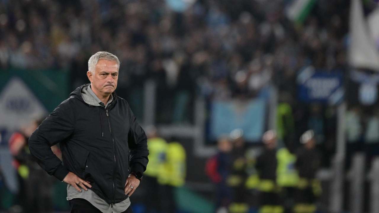 Roma, piove sul bagnato per Mourinho: infortunio e cambio immediato