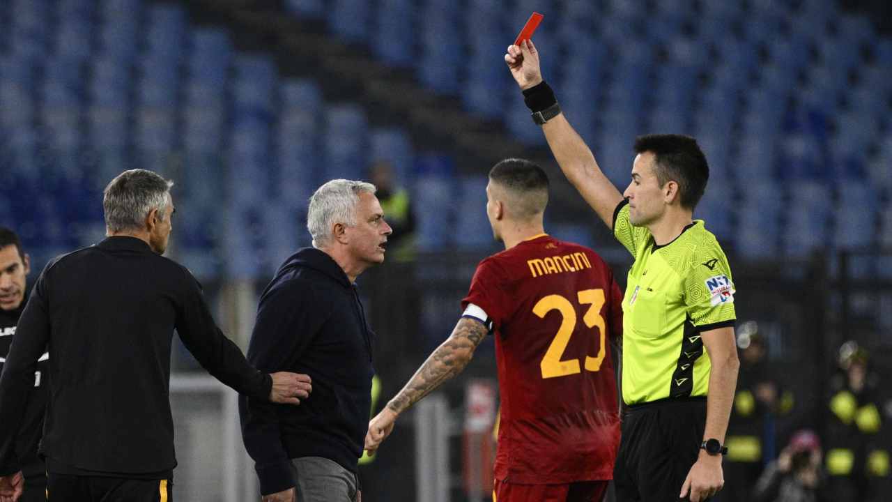 Richiesta shock contro Mourinho: "Squalificatelo fino a fine stagione"