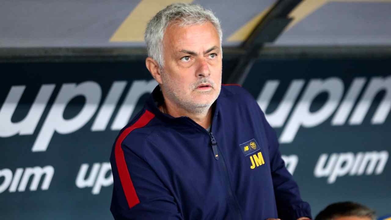 Calciomercato Juve, svenduto a 20 milioni: spunta anche Mourinho