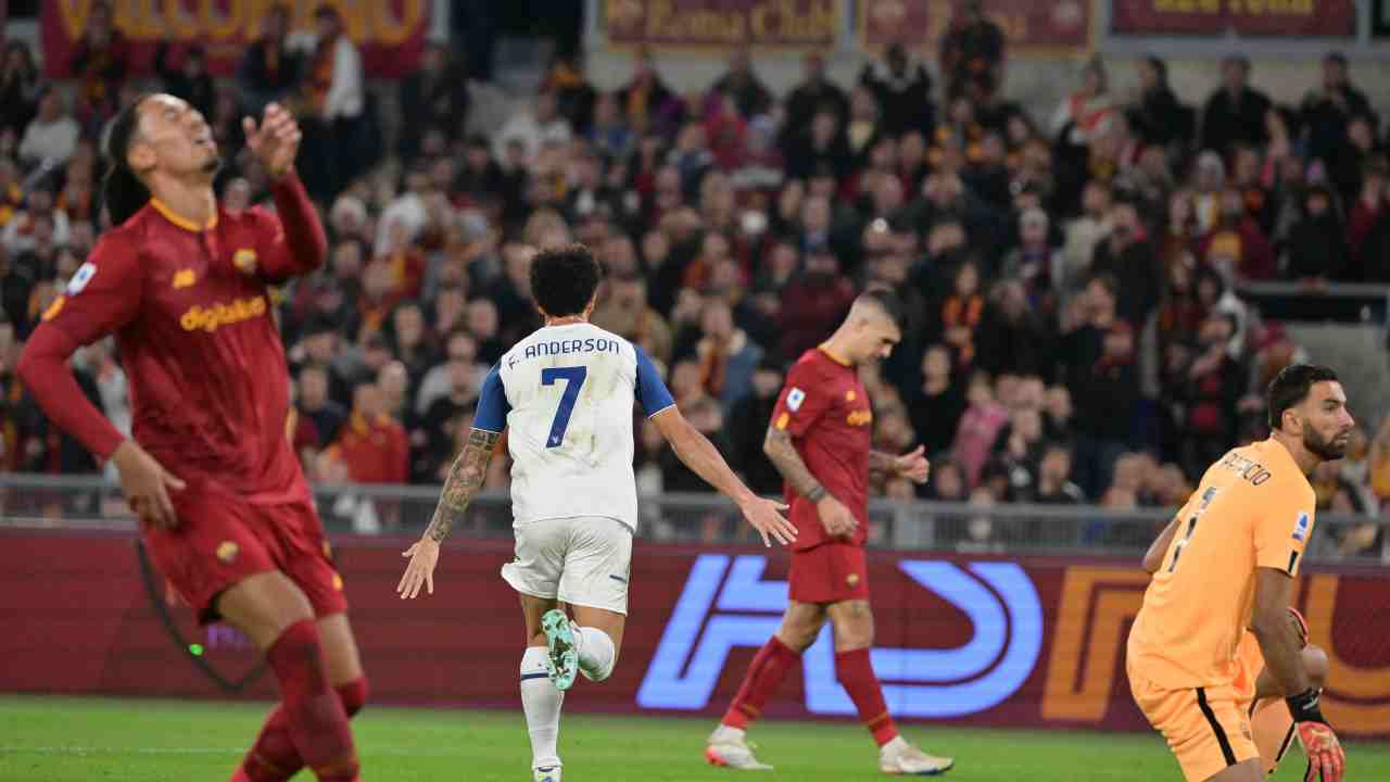 "Il peggiore della Serie A per distacco": tutti contro di lui nel derby