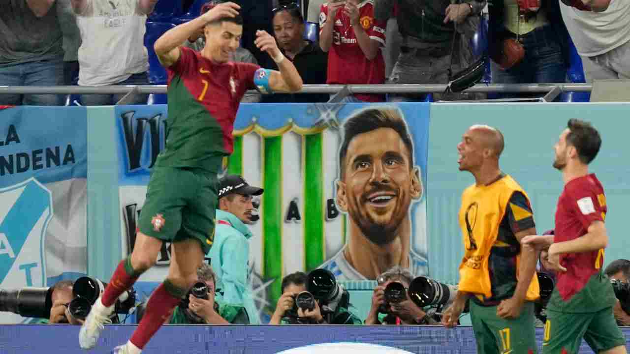 Cristiano Ronaldo 'snobbato': "Interesse per Messi"