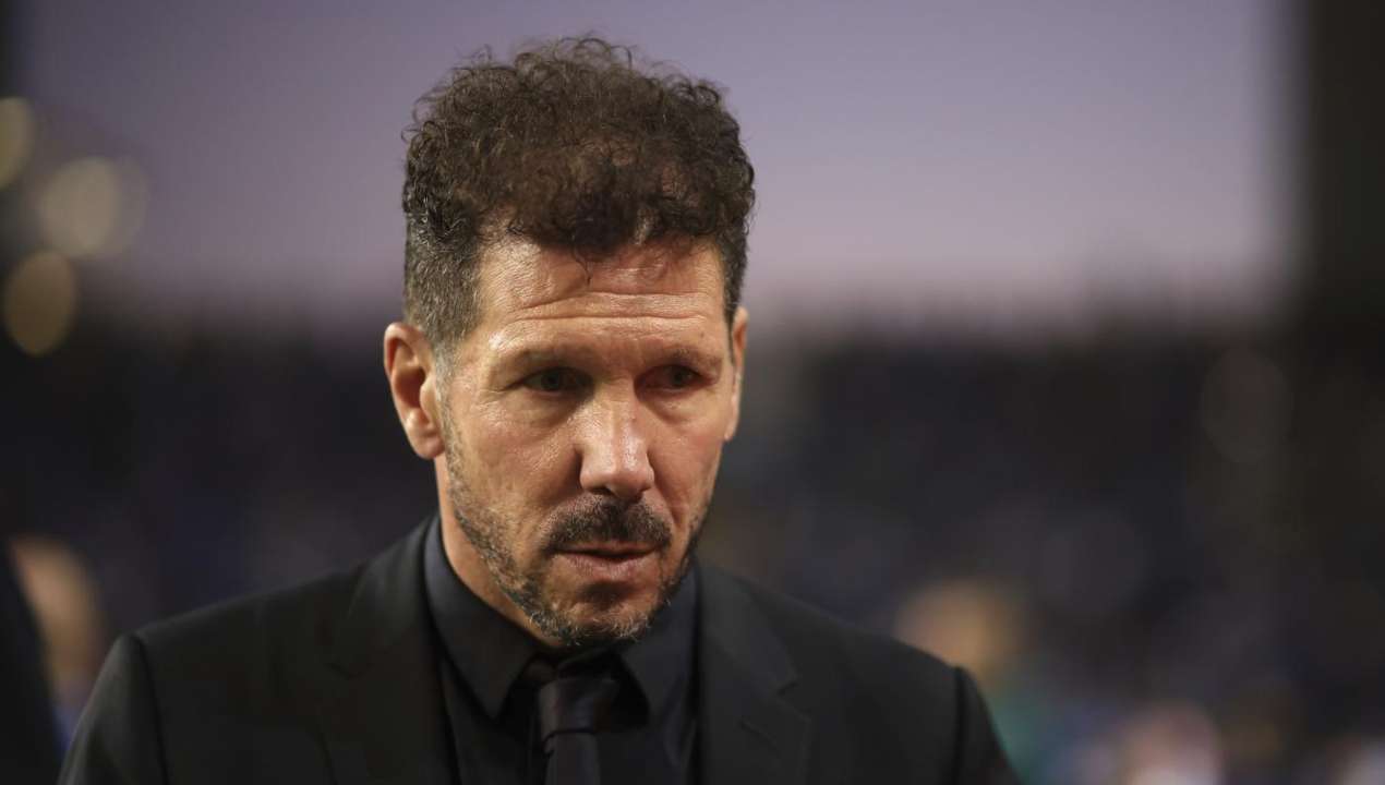 Simeone punta Kiwior: sfida alla Juve
