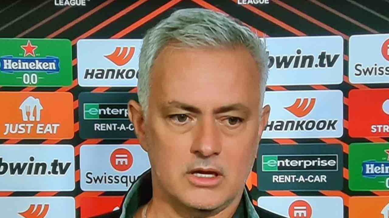 Roma, Mou alza la voce: "Devono rispettarlo"
