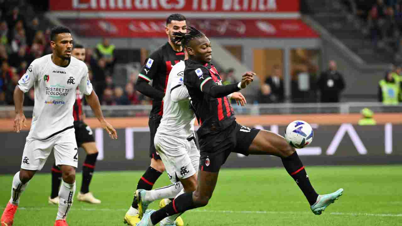 Milan-Spezia, milanisti contro Leao e Origi