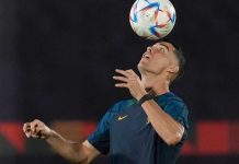 Succede durante Portogallo-Uruguay: "Cristiano Ronaldo ha firmato"