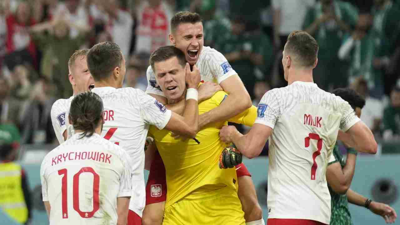 Calciomercato Juventus, via Szczesny: occhi su Mendy del Chelsea