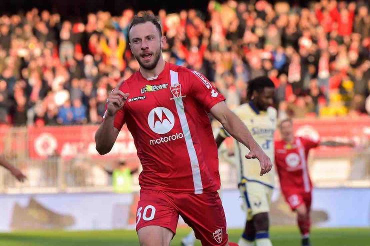 Calciomercato Juve, le contropartite per Carlos Augusto