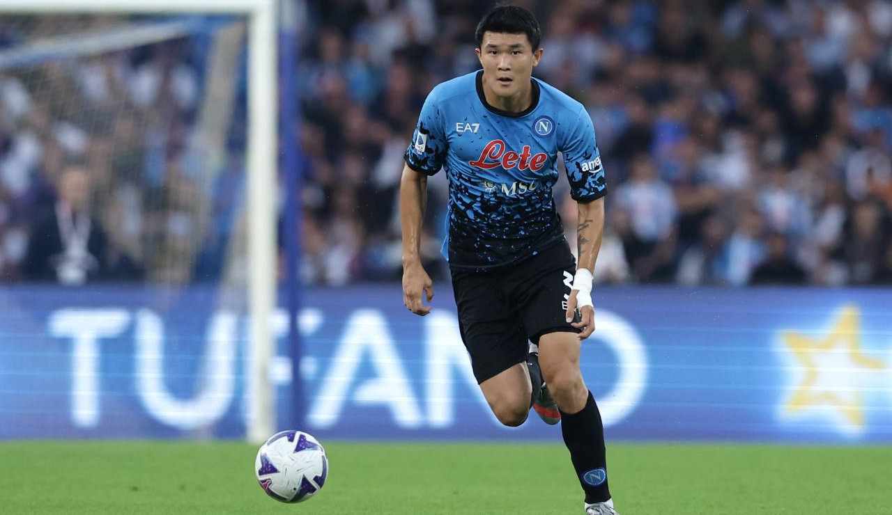 Calciomercato Napoli, tra clausola e interessamenti: Manchester United su Kim 