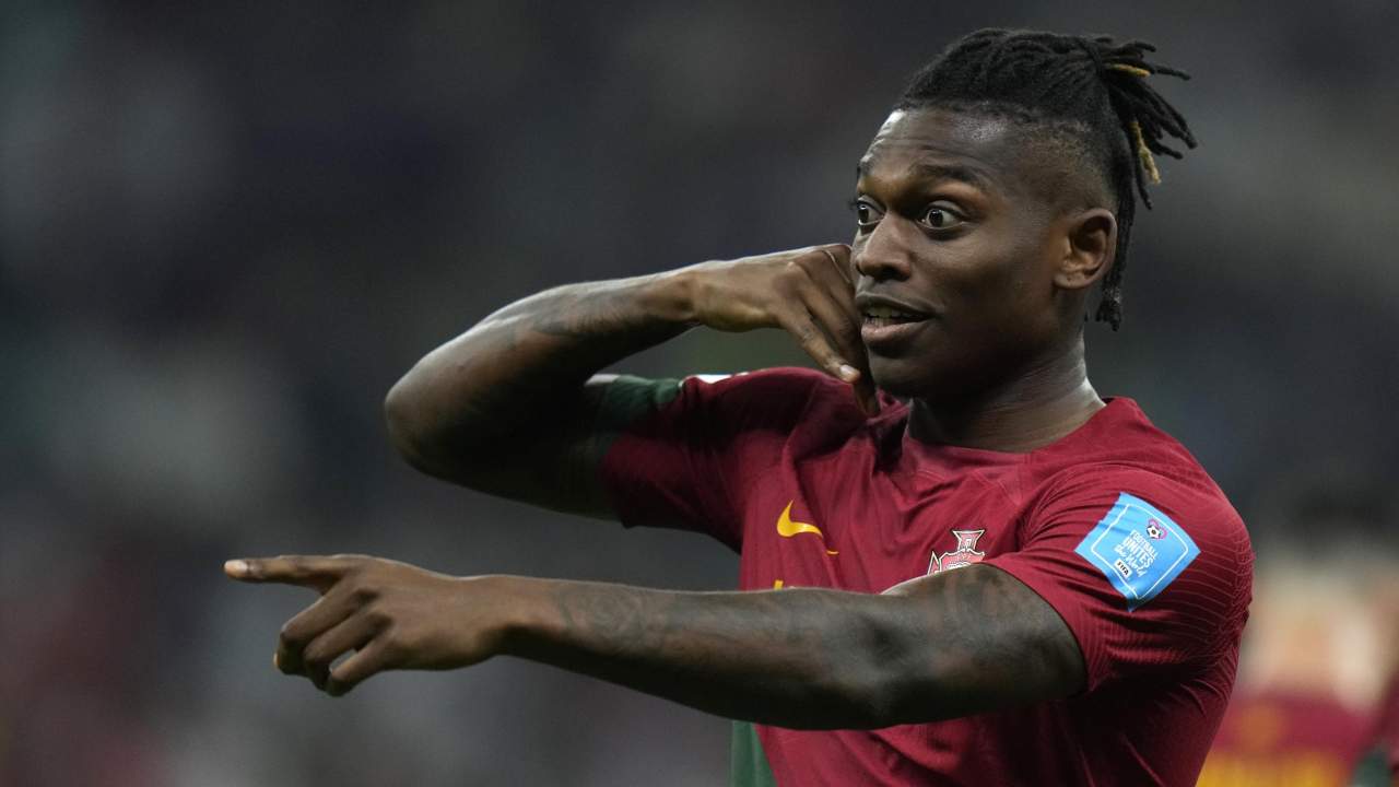 Cento milioni e multa pagata: così si prendono Leao