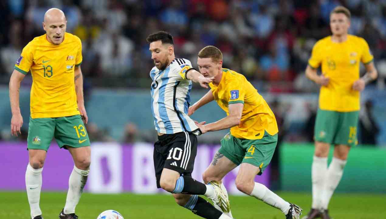 Messi come Maradona, la frase di Adani