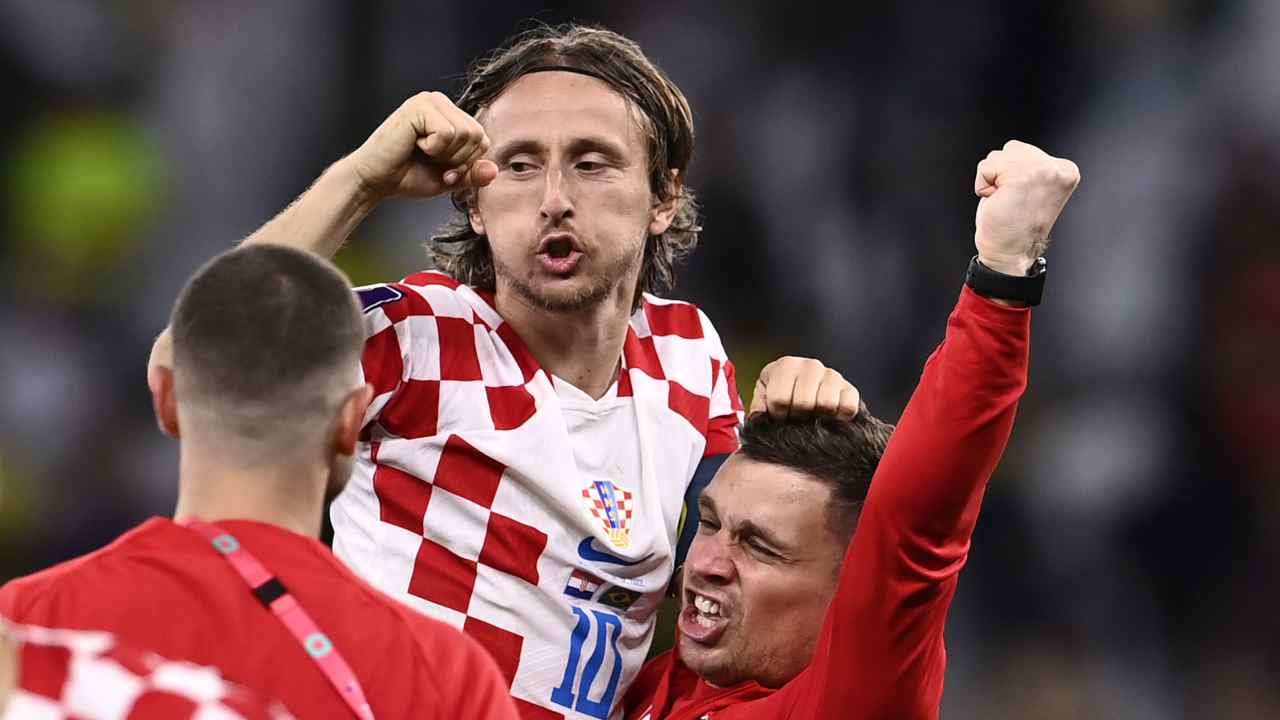 Calciomercato, il Real Madrid lavora al rinnovo di Modric: una clausola può cambiare le cose