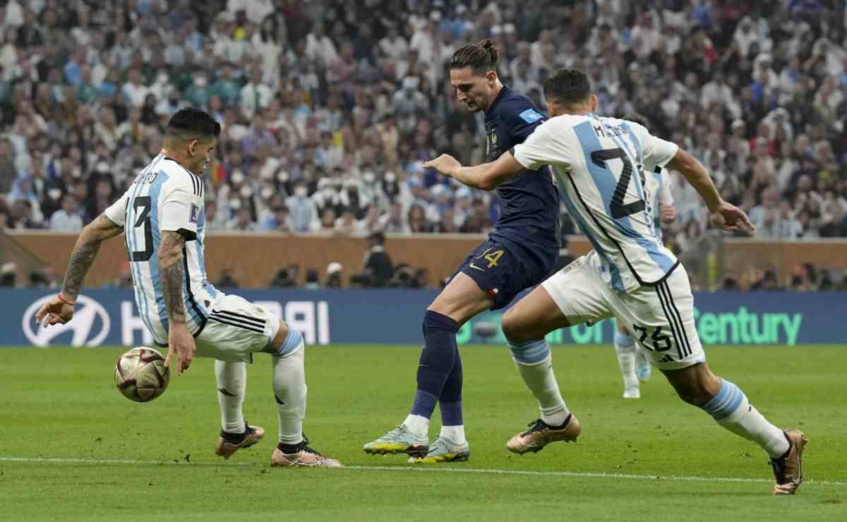 Deschamps fa sette sostituzioni: ecco il motivo