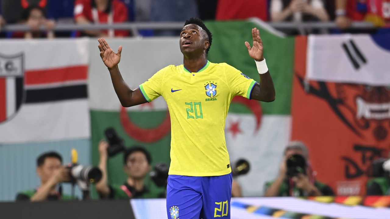 "Insopportabile": Adani lo ha fatto di nuovo, è bufera