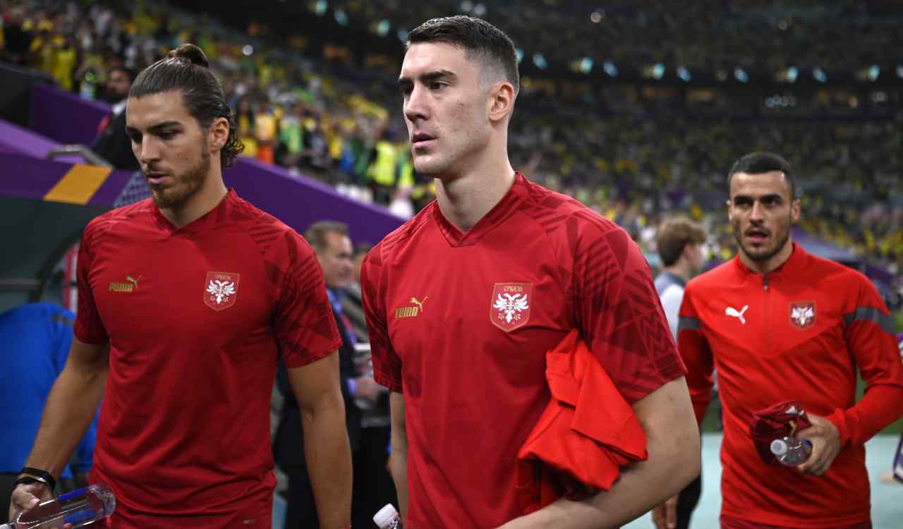 Calciomercato Juventus, diversi club interessati a Vlahovic | A gennaio resta a Torino