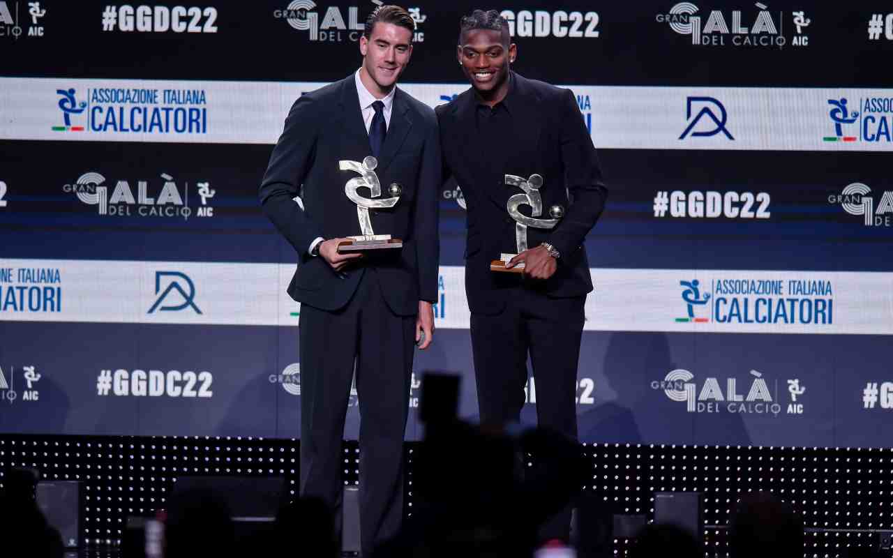 Leao-Vlahovic, la Premier fa sul serio: assalto doppio con scambio