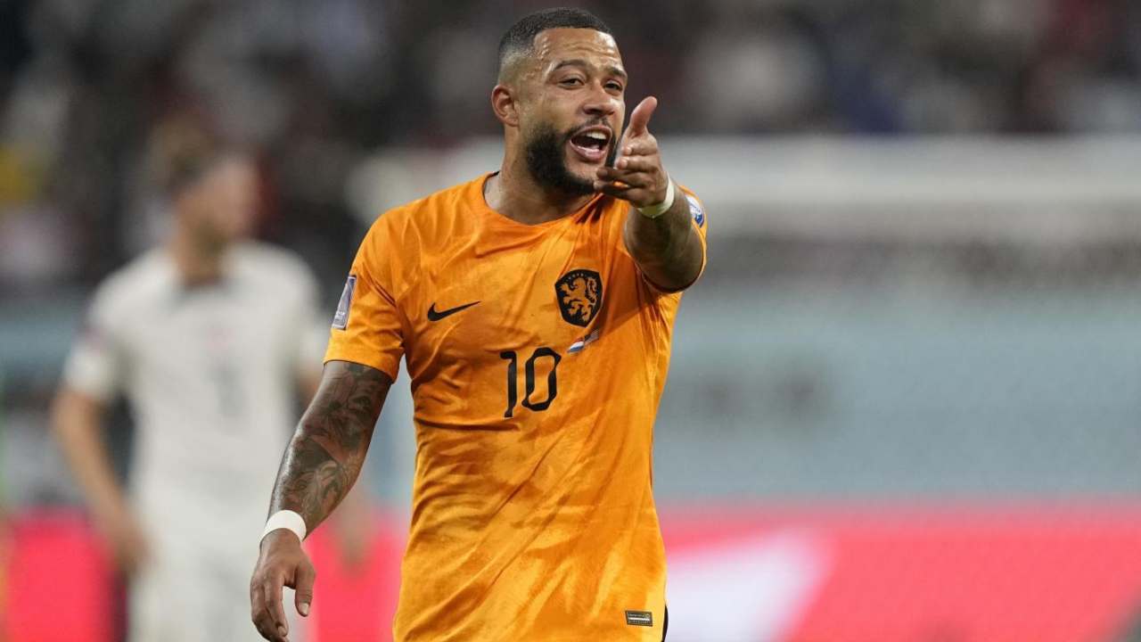 depay barcellona cruyff roma calciomercato.it 20220712
