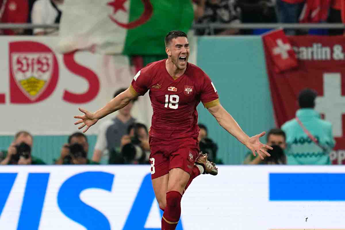 ‘Provocano‘ la Juventus per Vlahovic: mega offerta a gennaio