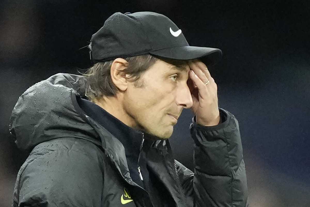 Tutti contro Conte: "Mandatelo via subito", Juventus e Inter alla finestra