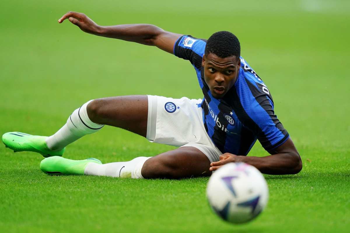 Inter, Dumfries torna titolare