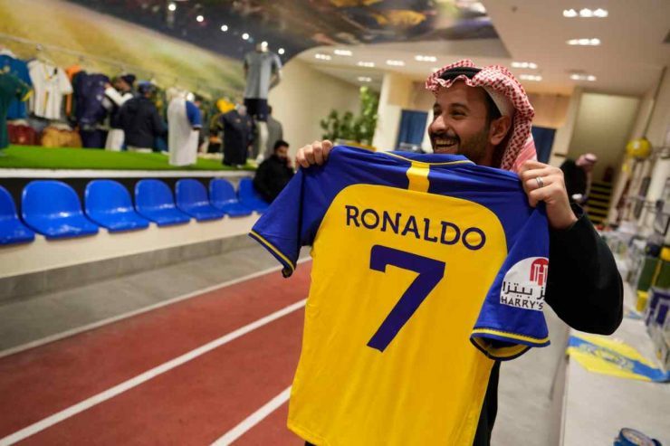 al-nassr ronaldo presentazione newcastle contratto calciomercato.it 20220301