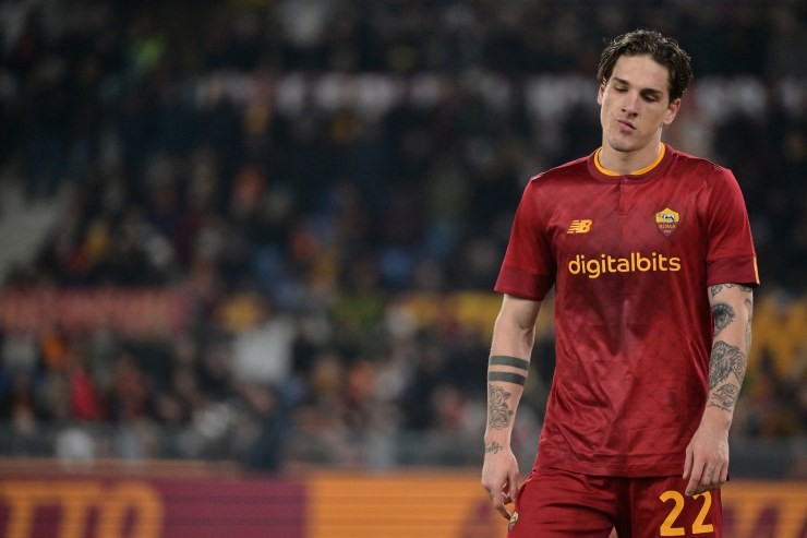 Striscione durissimo dei tifosi della Roma contro Zaniolo