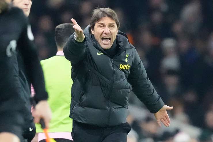 I tifosi del Tottenham chiedono l'esonero di Conte