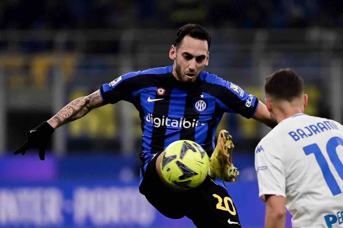 Calciomercato Inter, futuro Calhanoglu e Brozovic